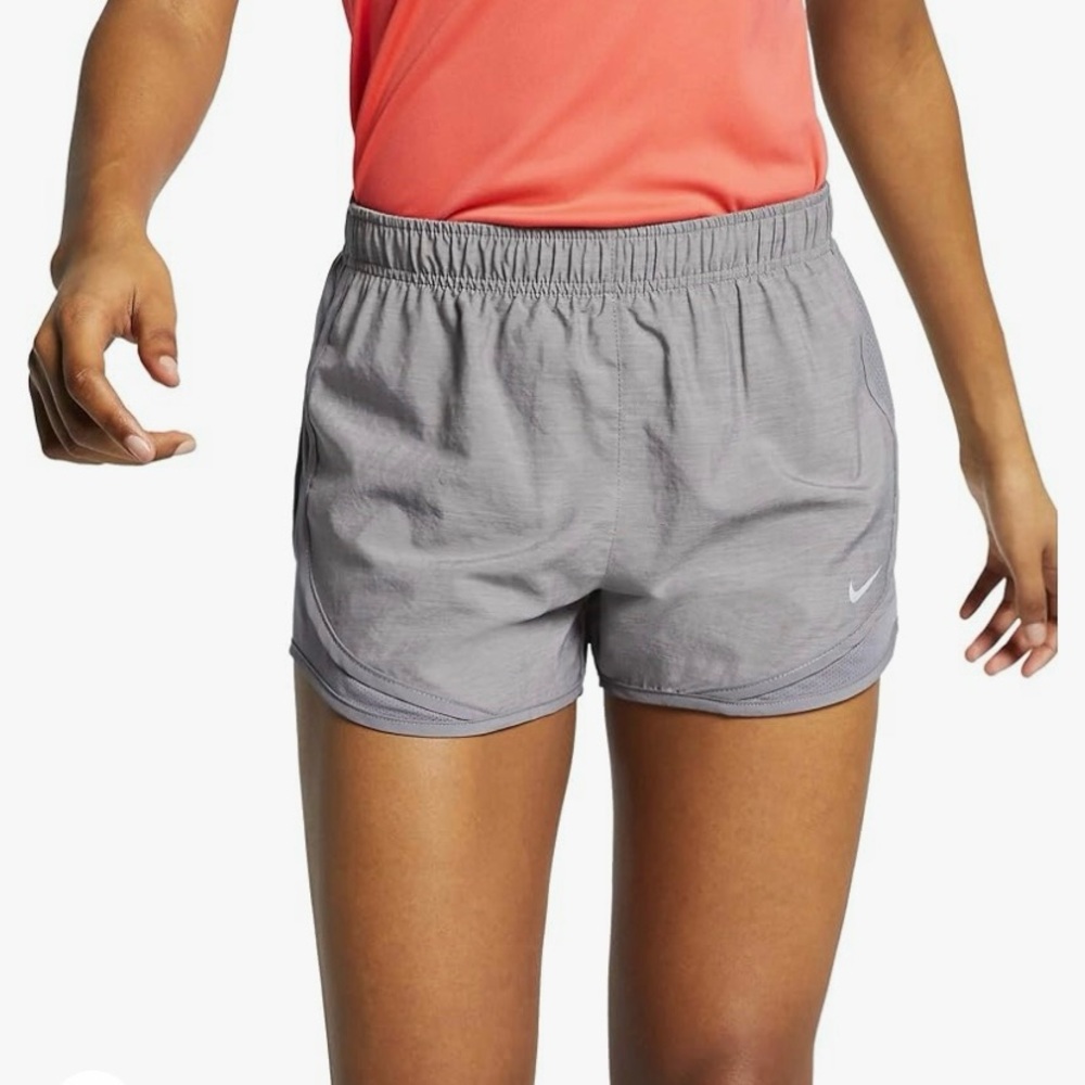 Nike Dri Fit Women’s Size Medium Gray Tempo Athletic Shorts